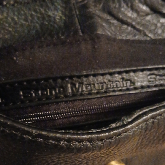 Stone Mountain Accessories Black Shoulder Bag - Picture 2 of 5